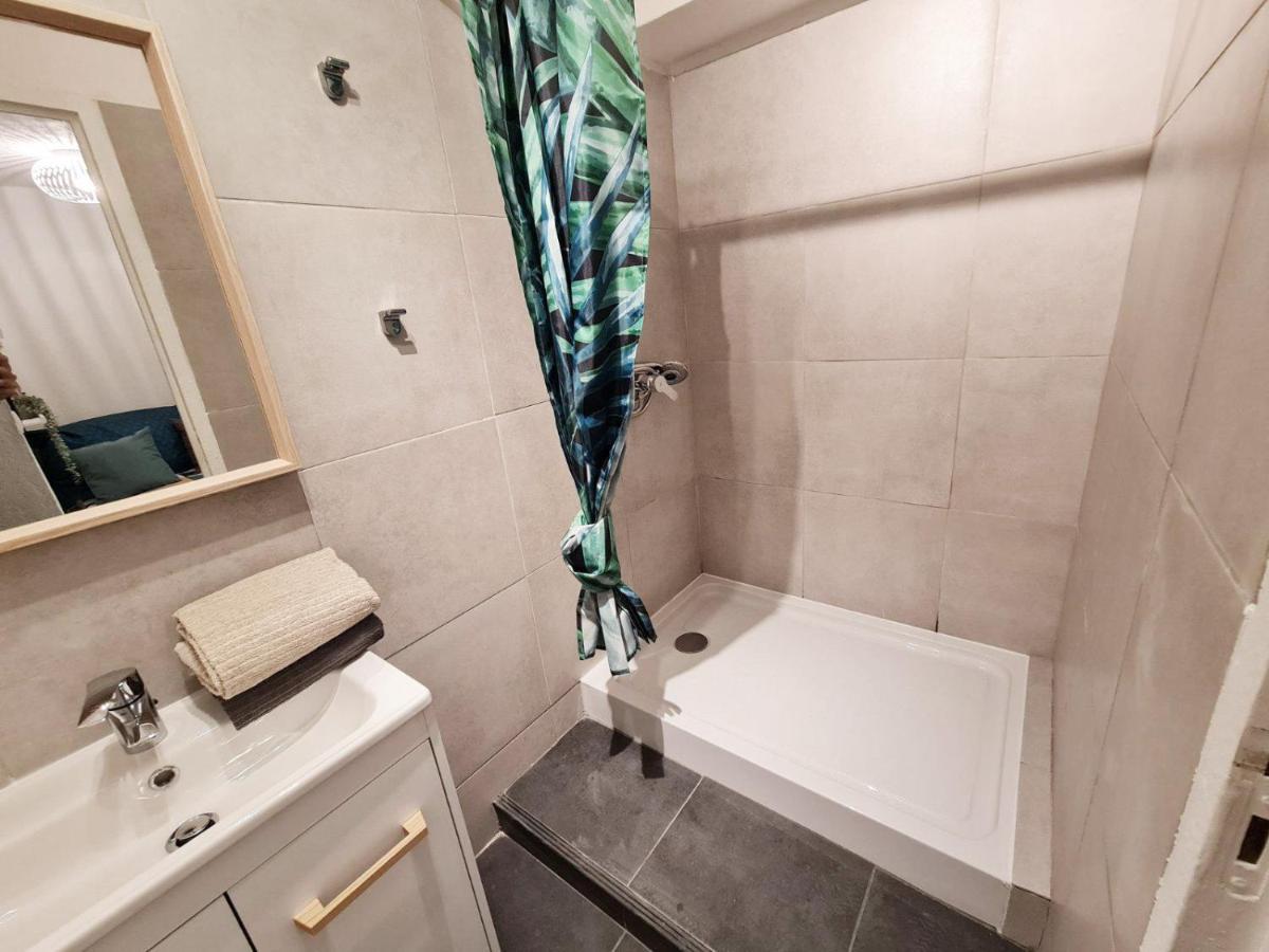 GregBnb-com - T2 Design 34m2 - Toulon Est - Wifi Fibre Extérieur photo